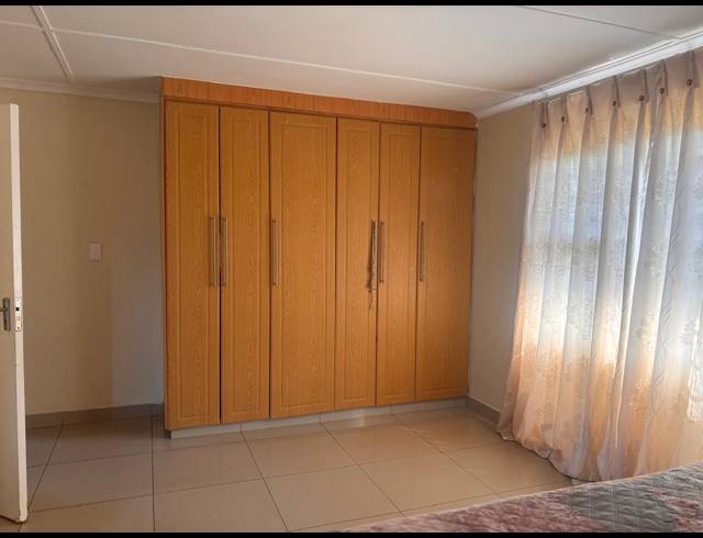 3 BEDROOM TOWNHOUSE FOR SALE IN ZSM INDUSTRIAL